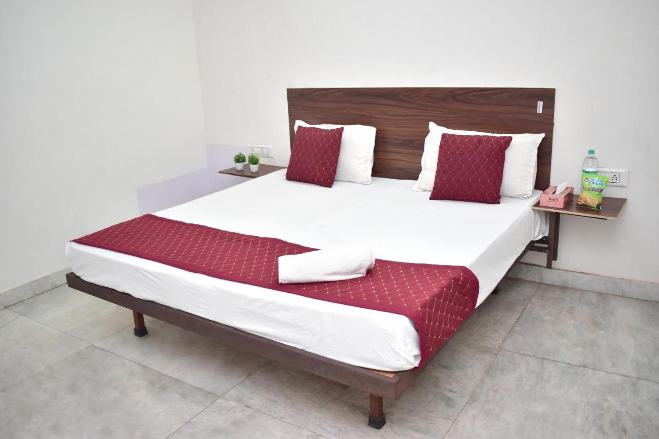 Hotel Dream Inn Anand Vihar Couple Friendly Near Railway Station New Delhi Bagian luar foto